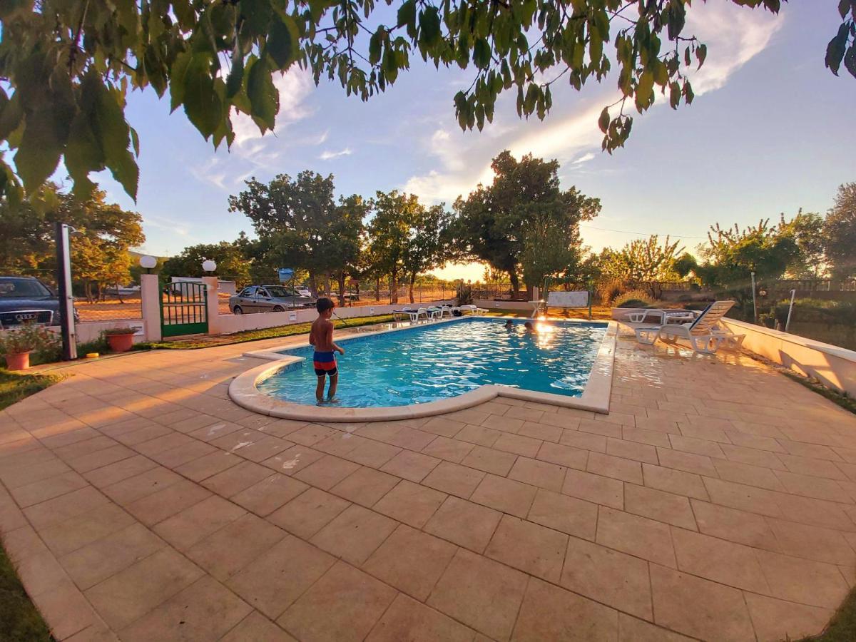 לוזובאק Kaja House Apartments מראה חיצוני תמונה