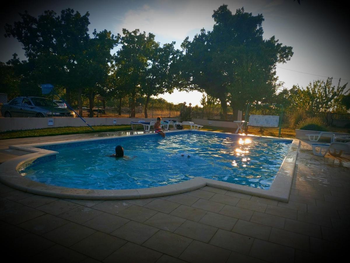 לוזובאק Kaja House Apartments מראה חיצוני תמונה